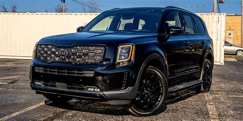 Trims. Design your very own 2023 Kia Telluride to meet your exact needs here. You can order your 3-row SUV custom built just for you, or request a quote from any nearby …. Build a kia telluride